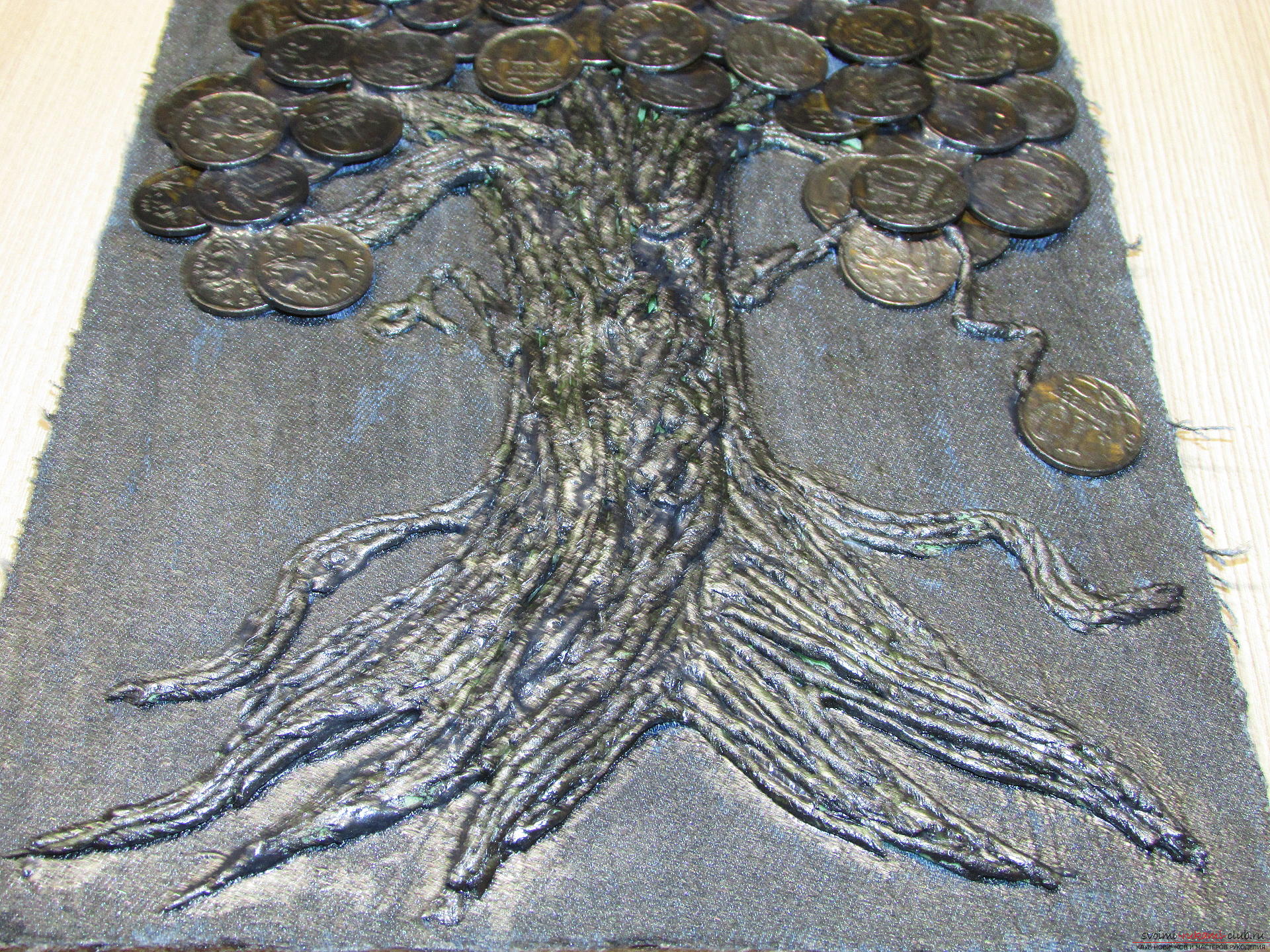 Мастер-класс покажет как сделать денежное дерево из монет своими руками.. Фото №13